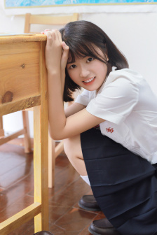 25岁女高中生